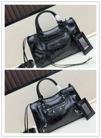 Picture of Balenciaga Handbags _SKUfw240124941fw